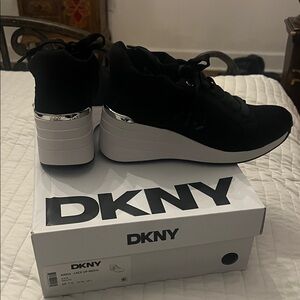 DKNY Black and Silver Lace-Up Wedge sneakers